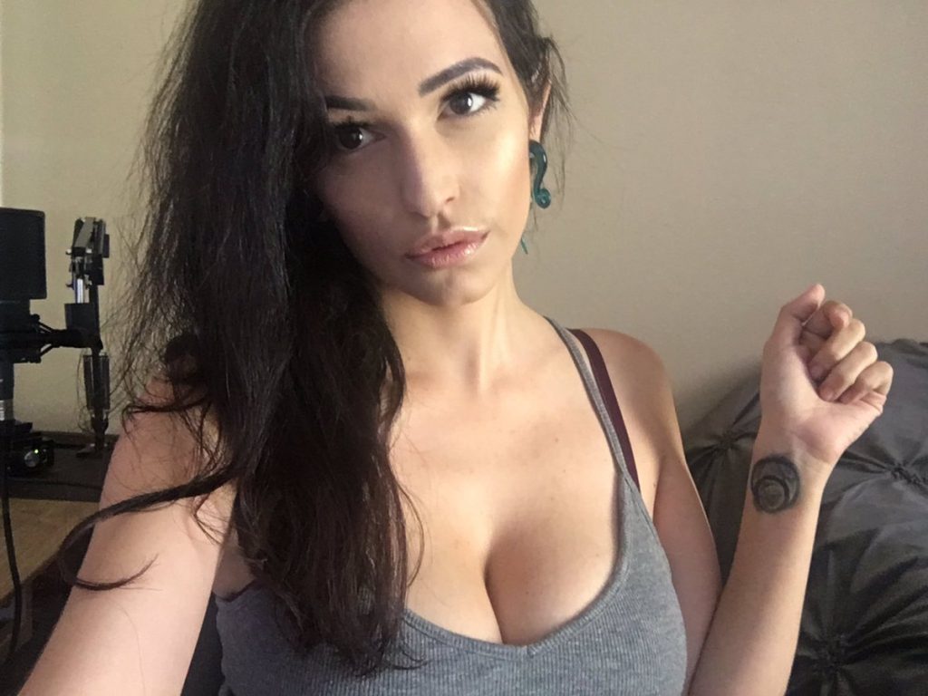 Alinity twitch hot